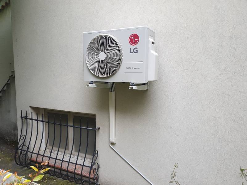 Installation d’une climatisation réversible LG dans une ancienne maison à Nice
